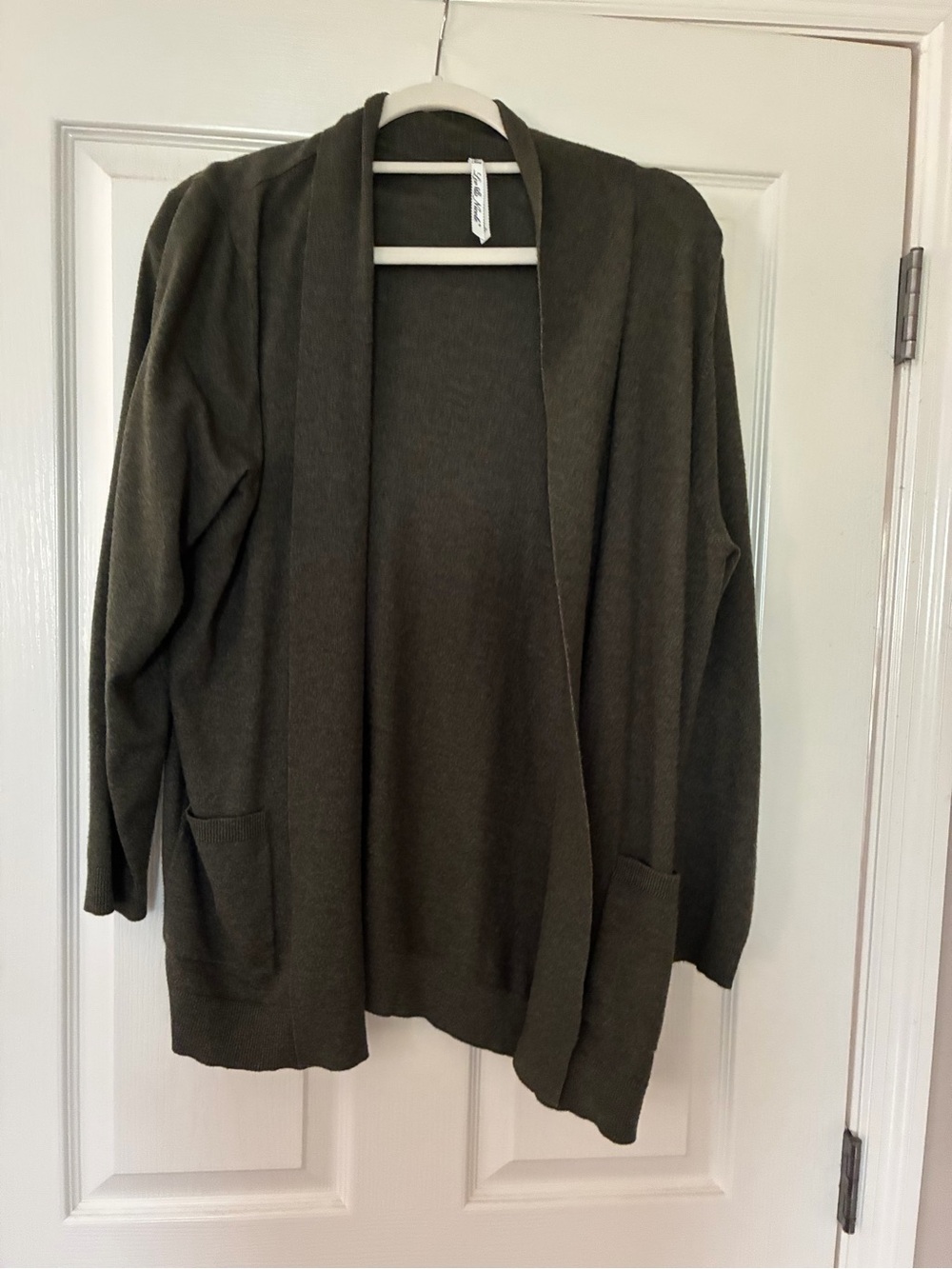 Leo & Nicole Olive Open-Front Pocket Cardigan Sweater